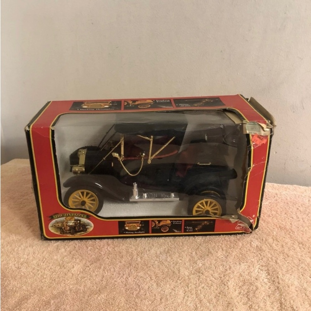 New Bright The Tin Lizzy Car #438 Damaged Box Sold As Is